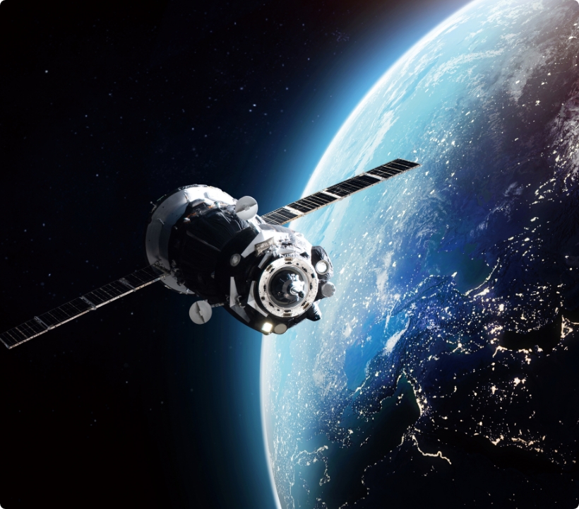 テストールページの産業の多様な現場に寄り添う試験対応力を表す画像。宇宙を飛ぶ衛星。
