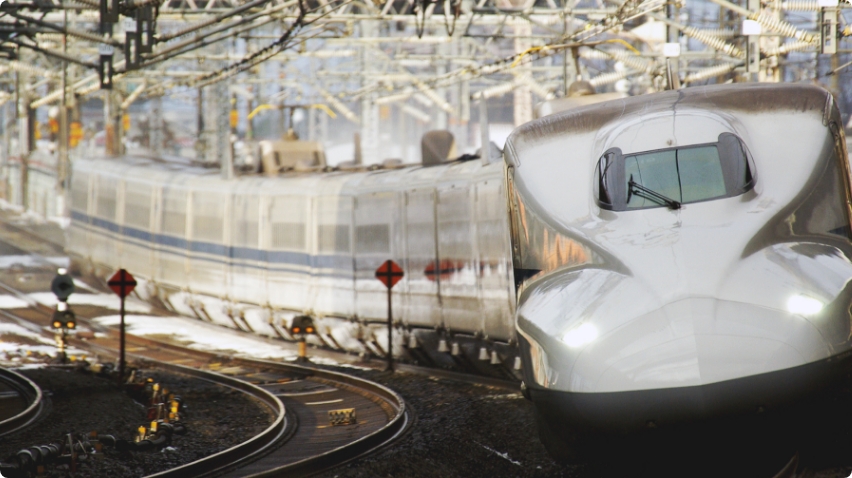 鉄道を走る電車