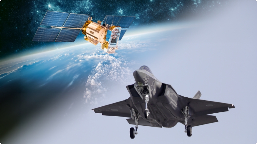 衛星と航空機